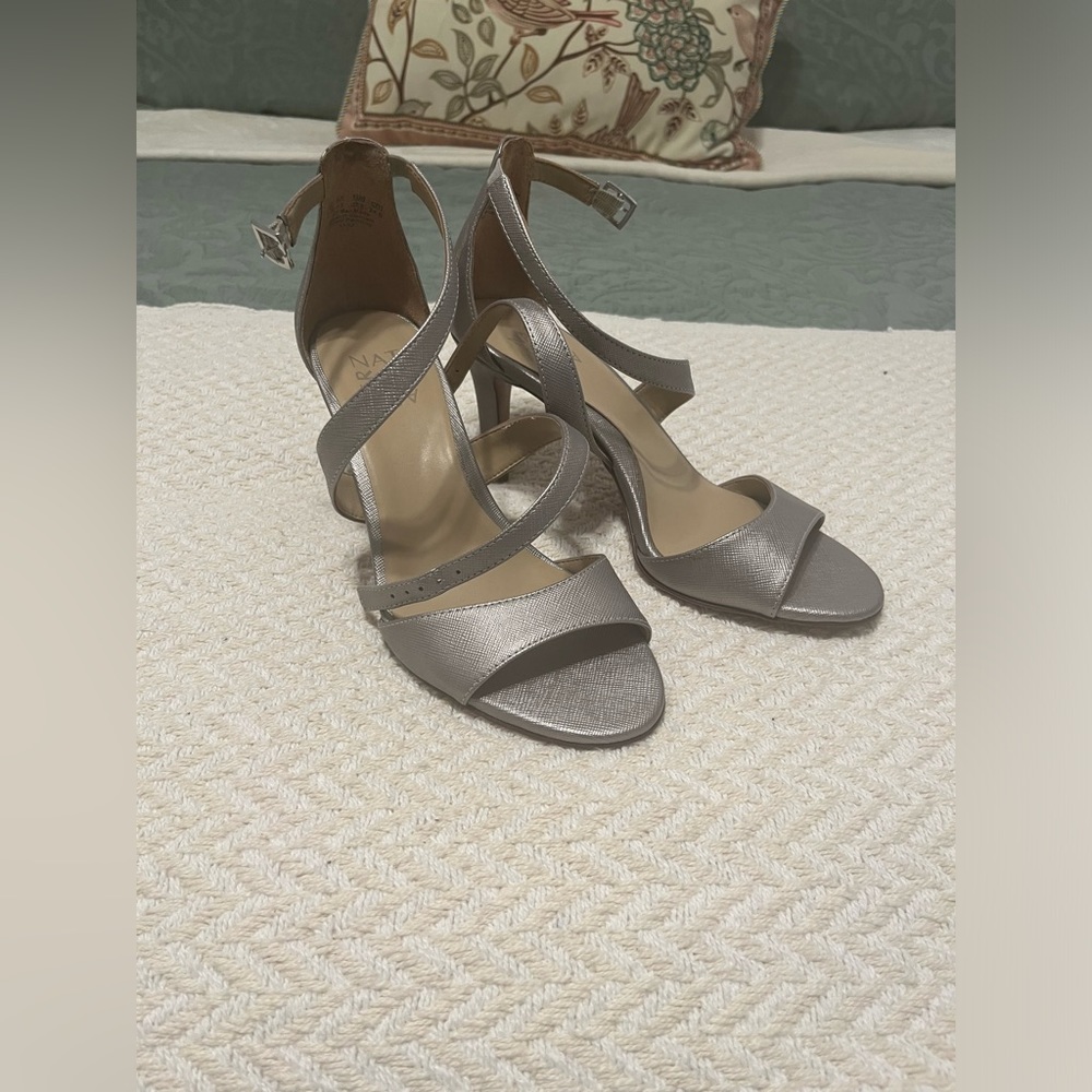 Naturalizer pewter heels size 7.5, worn once for a wedding $15